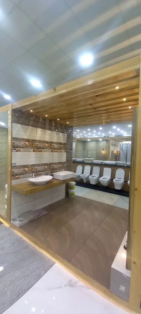 Walk-in tile display bay with stone-look wall tiles
